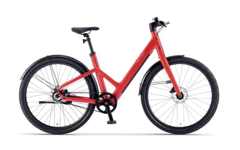 <p>De W1 van Reany is een opvallende verschijning met zijn prachtige kleur en stijlvolle design. Deze elektrische fiets is voorzien van een uitneembare geïntegreerde accu in het frame en dit model is voorzien van een led geïntegreerd display in het carbon stuur wat zorgt voor een strakke en moderne uitstraling. </p>
